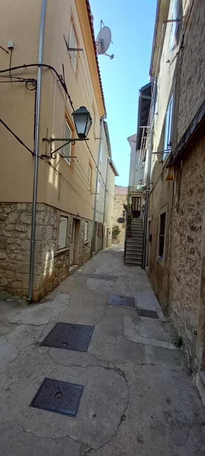 Sidar-Old Town Apartment Cres Bagian luar foto